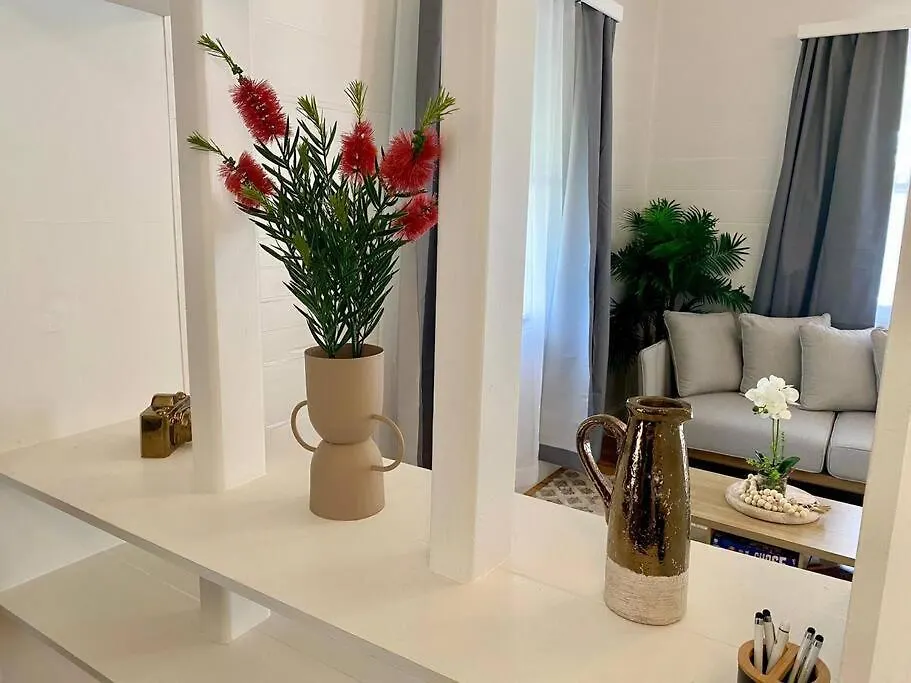 Tropical Oasis On Perkins Street Apartment Townsville 0*,  Australia