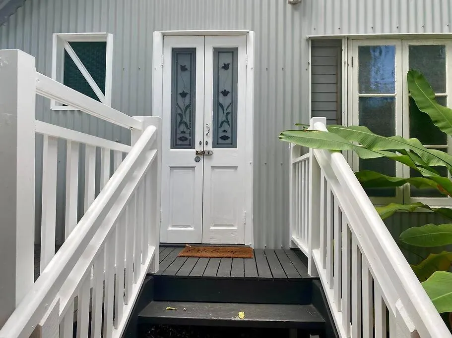 Tropical Oasis On Perkins Street Apartment Townsville 0*,  Australia